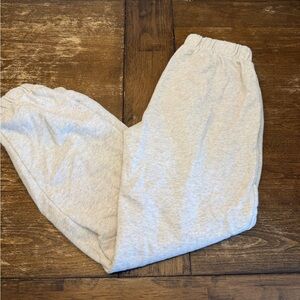 Brandy Melville Women’s Gray Jogger Sweatpants